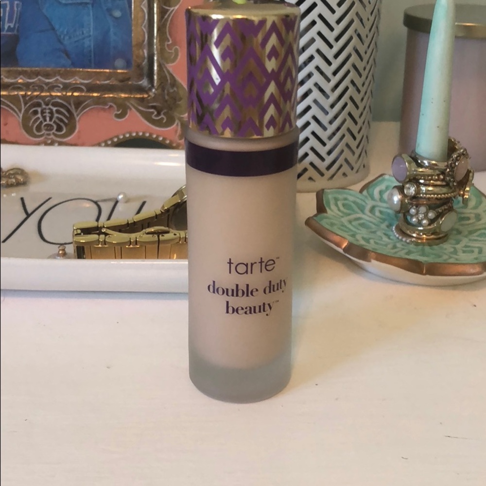 Tarte Shape Tape Foundation in light neutral